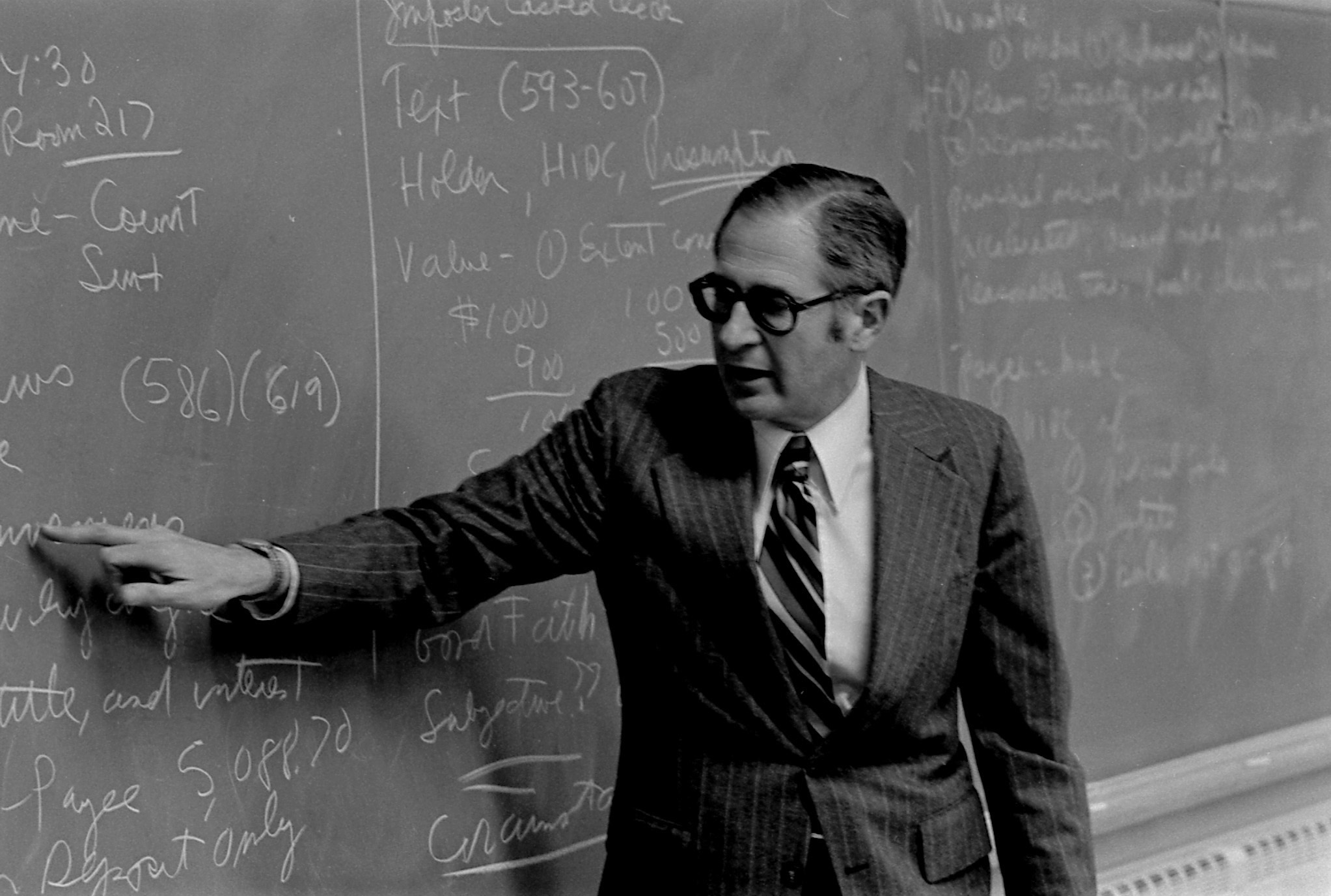 Business Law Professor Edwin Tucker delivers a lecture in 1978.